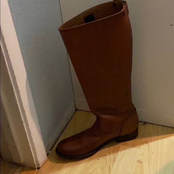 Too small - Picture 4 of 4